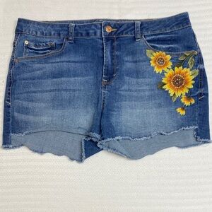 Floral Embroidered Denim Shorts Boho Hippie Cottagecore Kensie Size 12/31